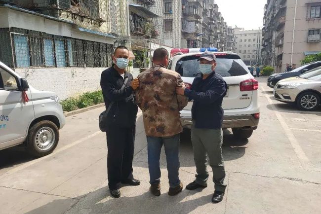 çå®ä¸¤ç·åççªåå¾çç§ç被æ