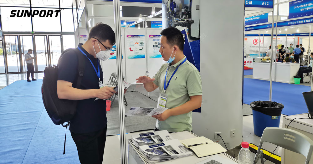 长沙YH533388银河智能参加新材料展会 为客户提供个性化自动化设备